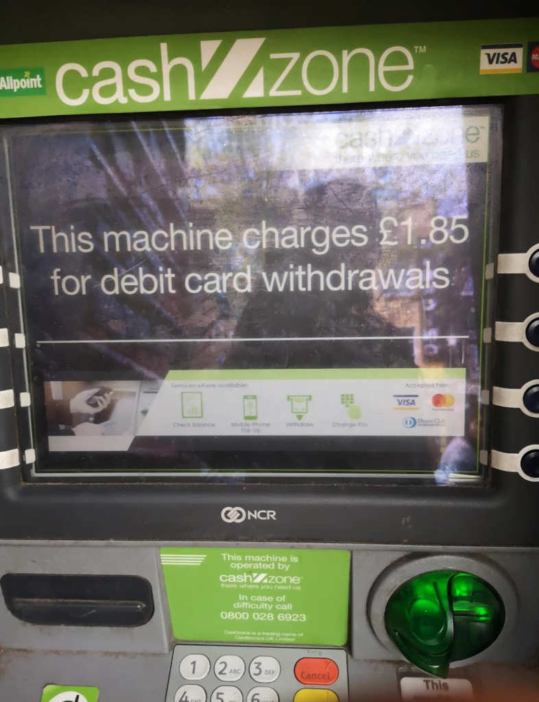Máquinas ATM com custos em Londres